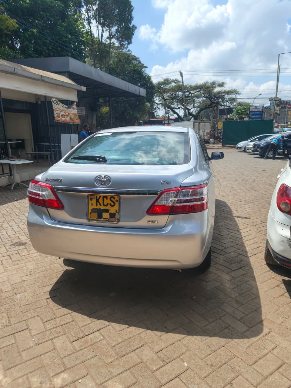 Toyota premio 260.