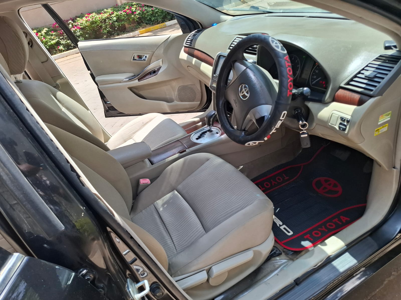 TOYOTA PREMIO T260