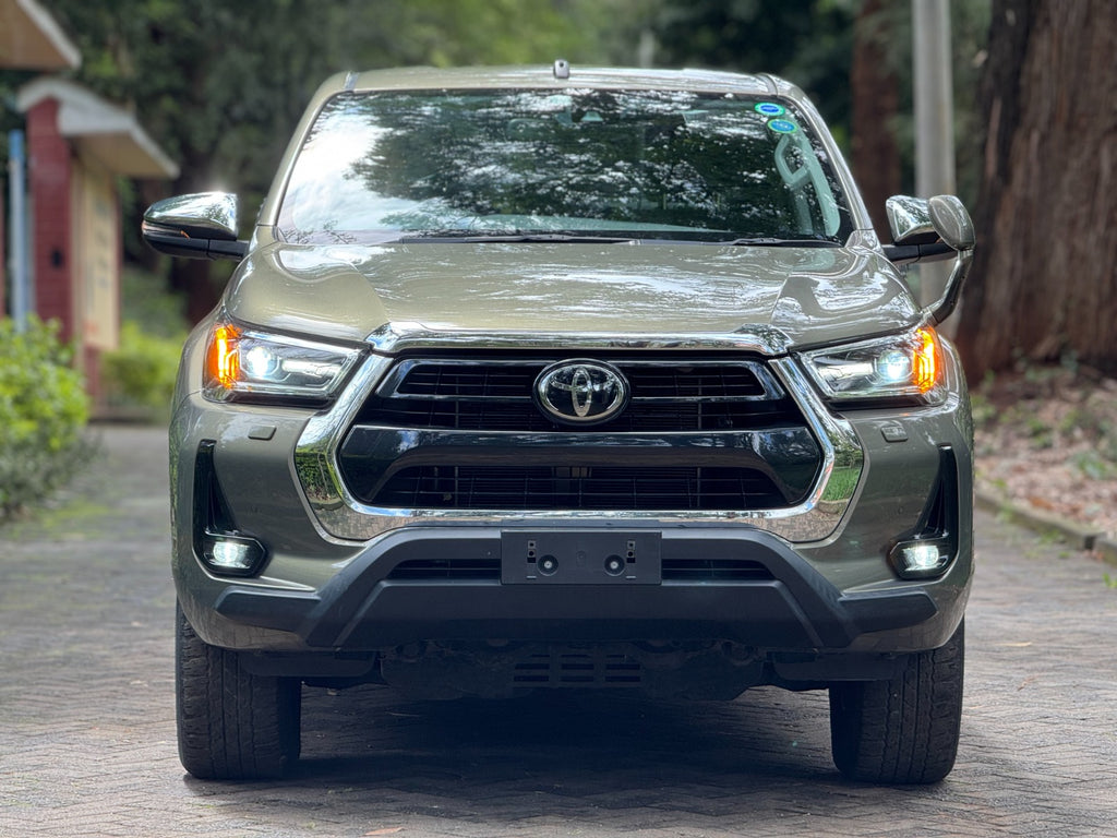 2021 TOYOTA HILUX