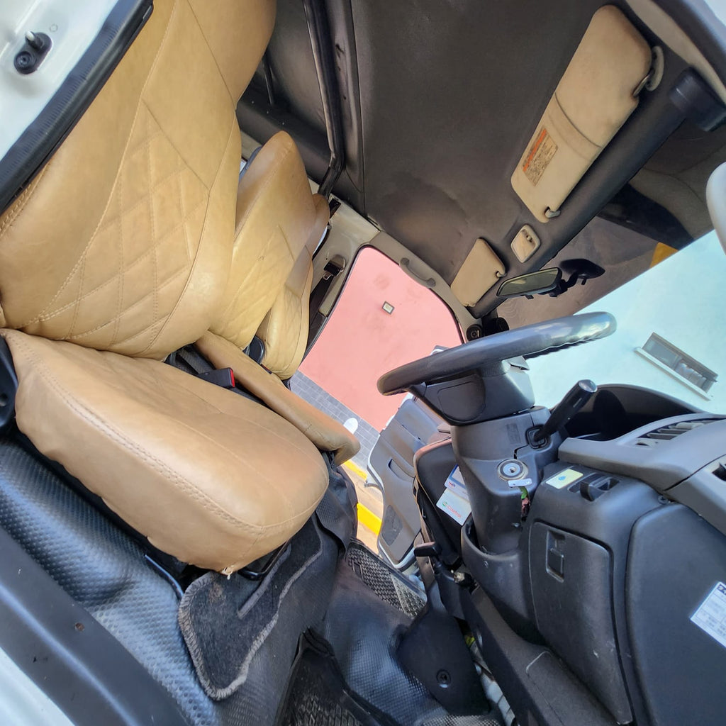 2012 TOYOTA HIACE TOUR VAN 4WD