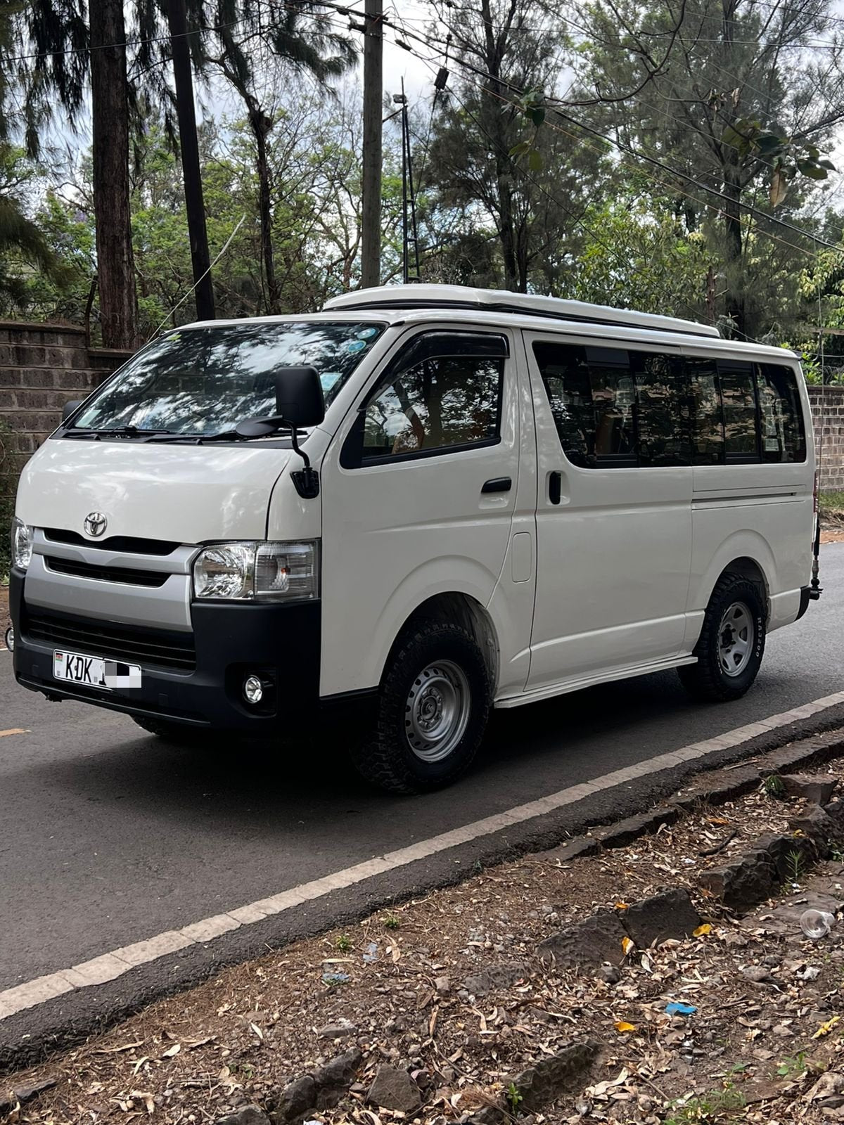 Toyota hiace 7L manual