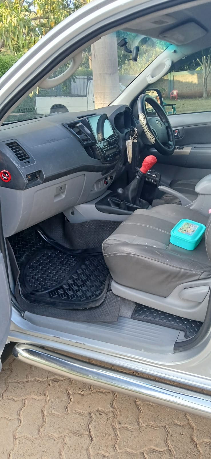 2011 TOYOTA HILUX