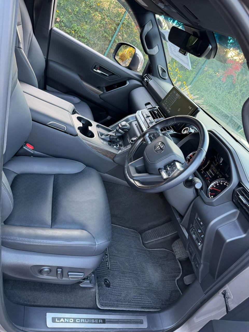 𝟐𝟎𝟐2 𝗧𝗢𝗬𝗢𝗧𝗔 𝗟𝗔𝗡𝗗 𝗖𝗥𝗨𝗜𝗦𝗘𝗥 𝟯𝟬𝟬 𝗦𝗘𝗥𝗜𝗘𝗦-𝗭𝗫 BRONZ