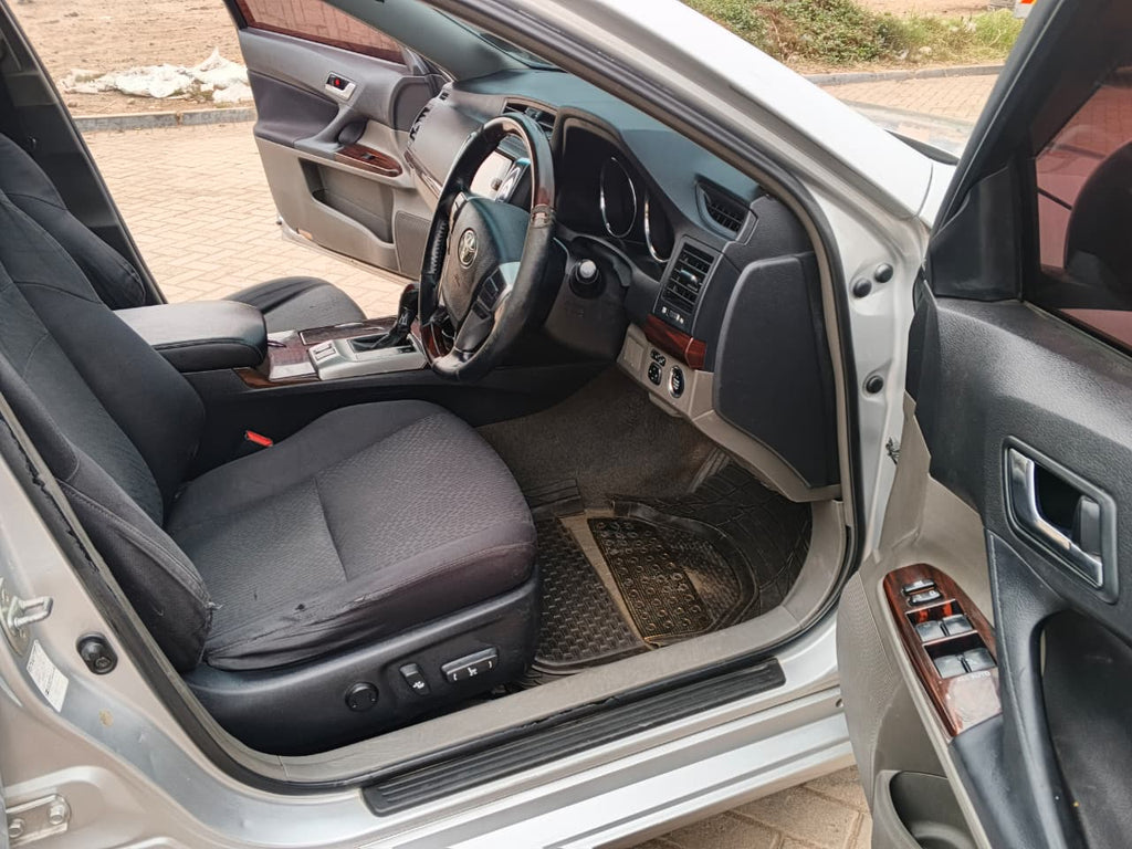 2011 Toyota mark X