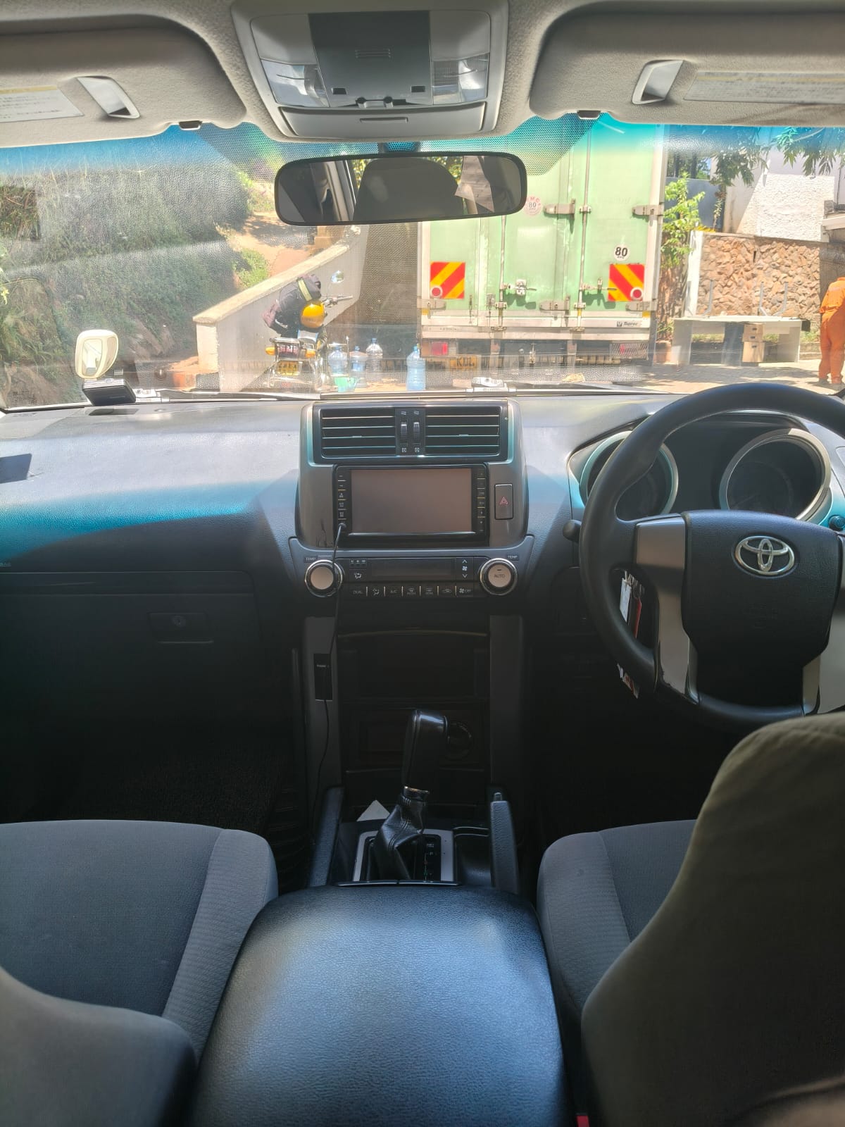 2010 TOYOTA PRADO