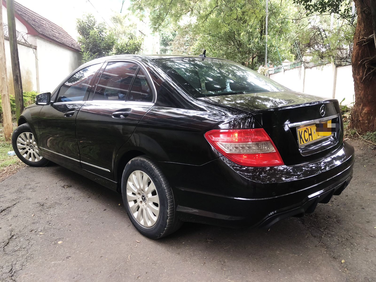 2010 MERCEDES BENZ C200