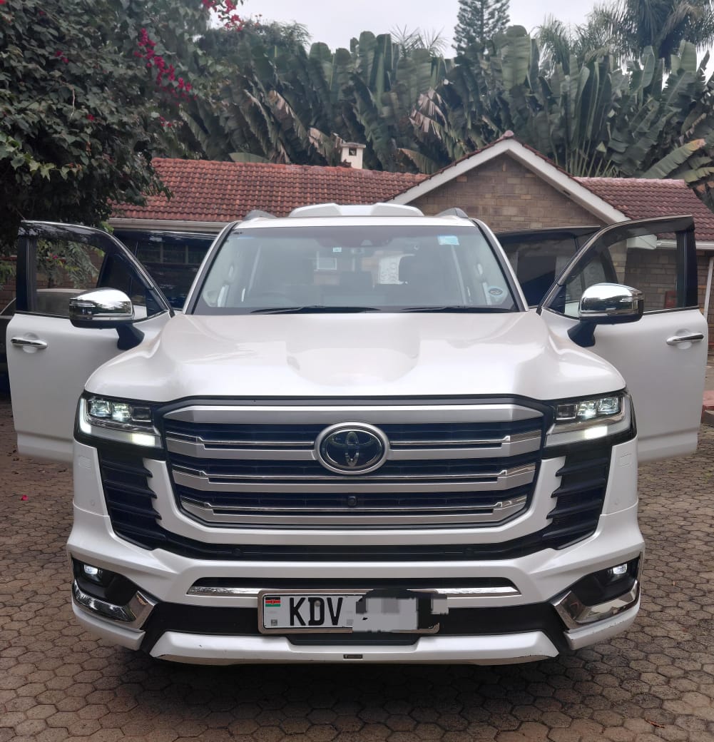 2023 model landcruiser 300.series zx.