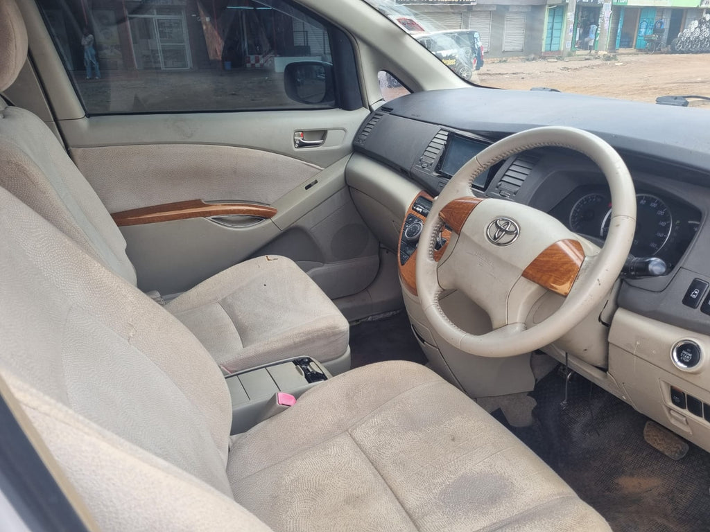 2010 Toyota isis