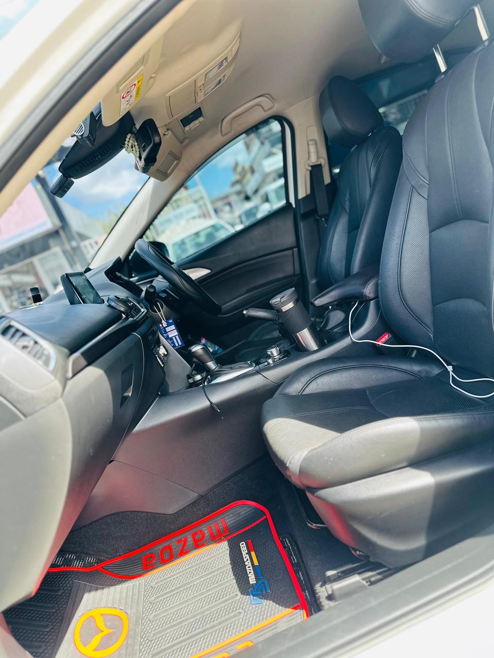 2017 Mazda Axela
