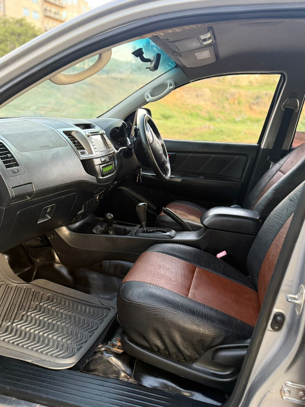 2015 TOYOTA HILUX