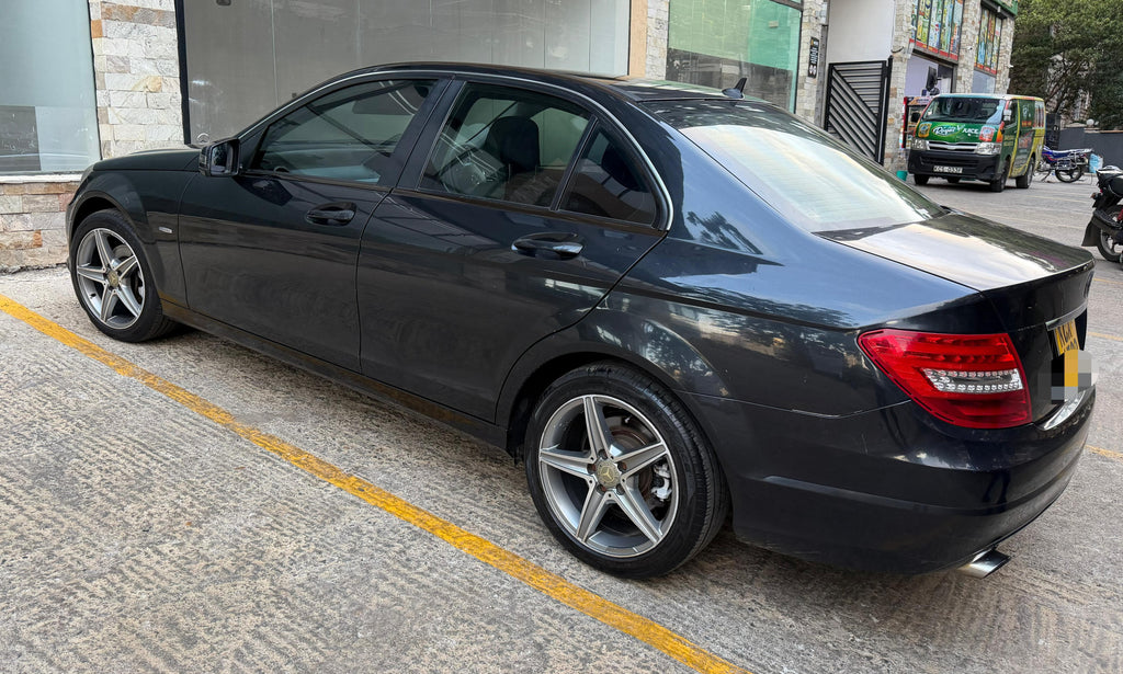 2011 MERCEDES BENZ C200 CGI