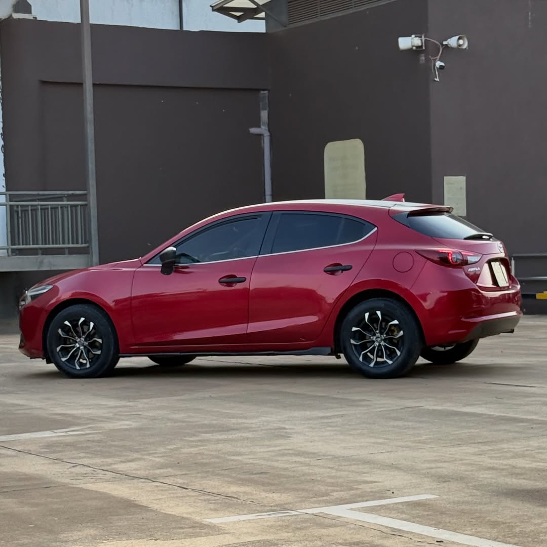 2016 Mazda Axela