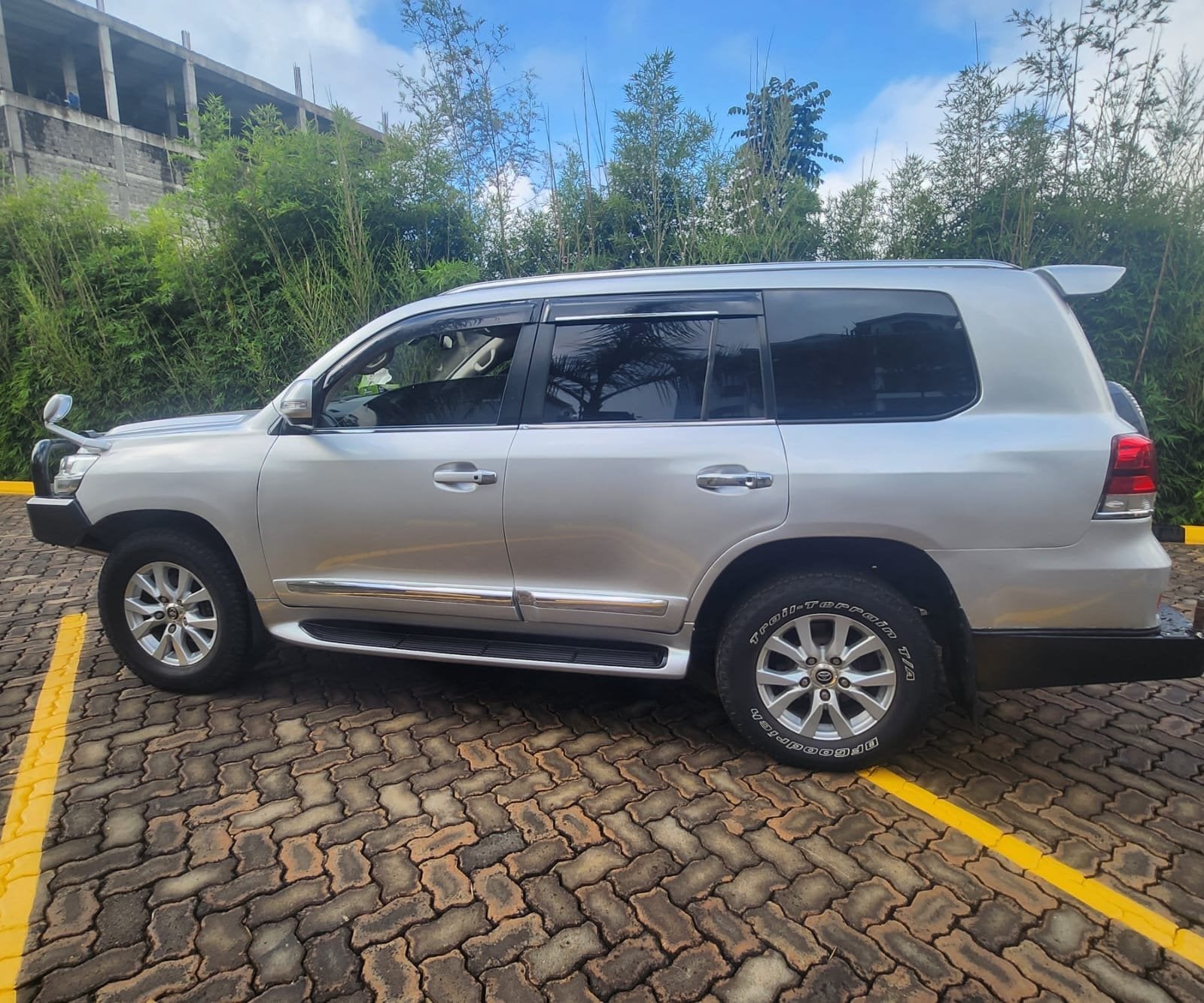 TOYOTA LANDCRUISER V8 4.5L
