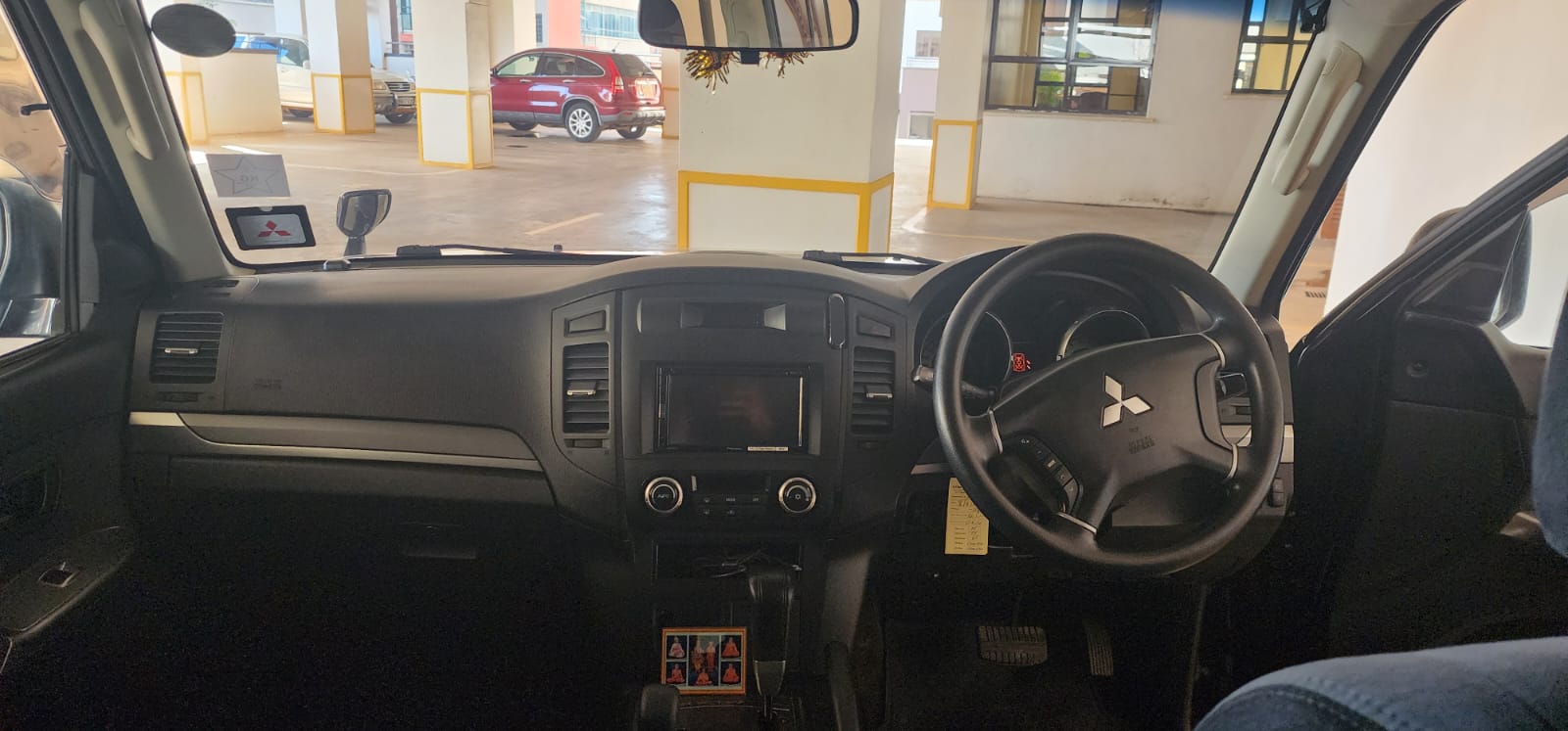 2013 Mitsubishi pajero