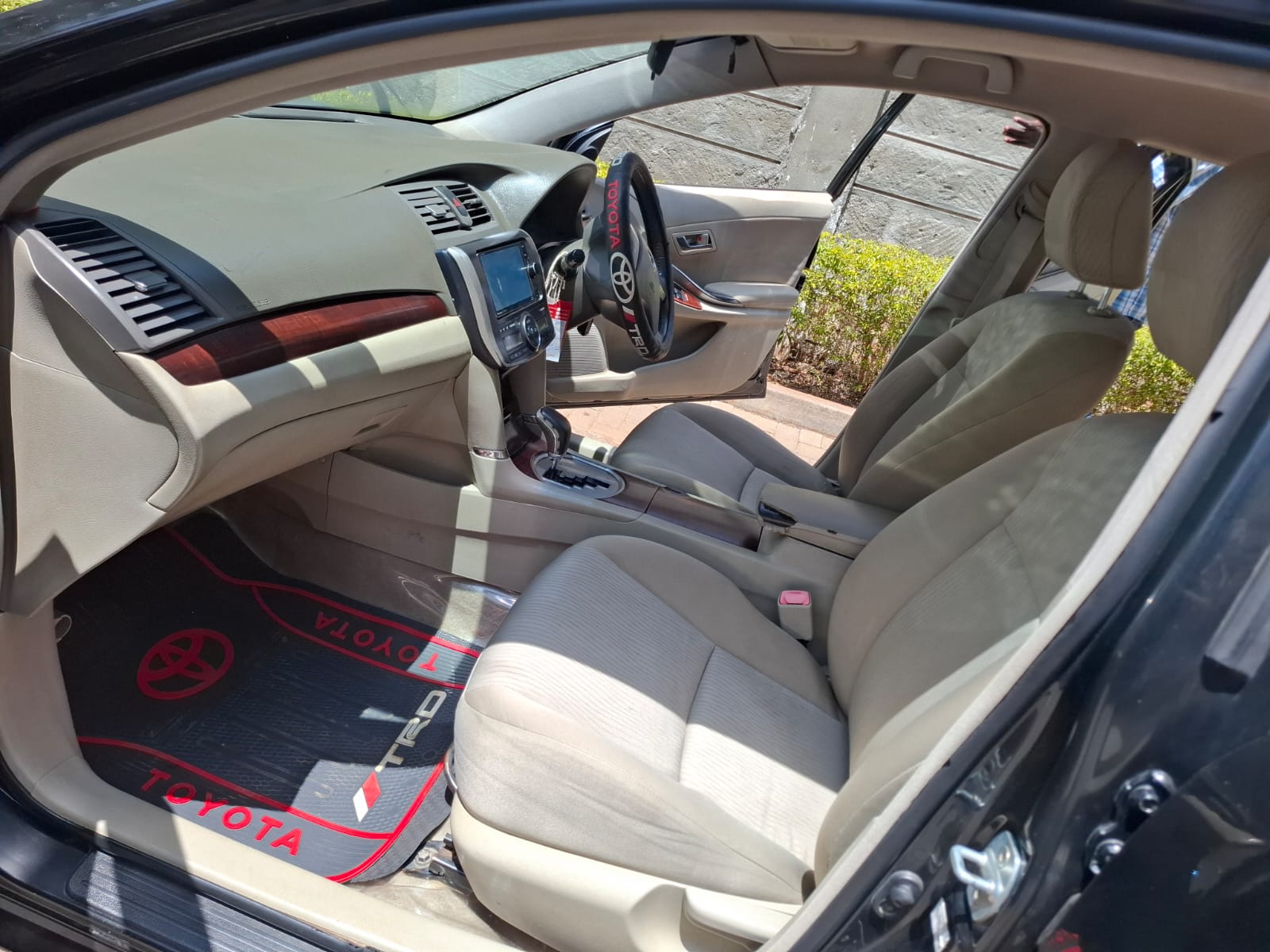 TOYOTA PREMIO T260