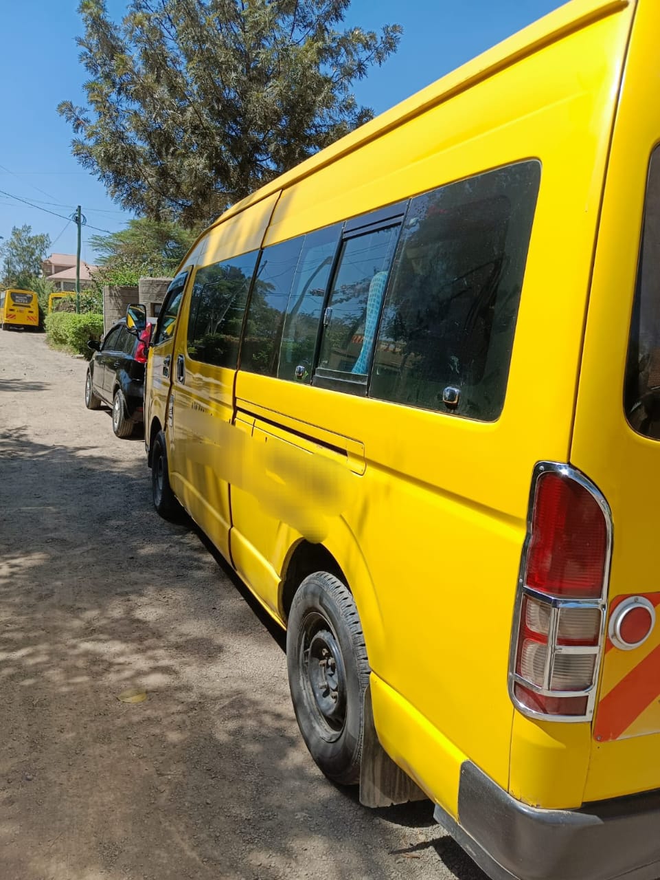 Toyota hiace 9L.