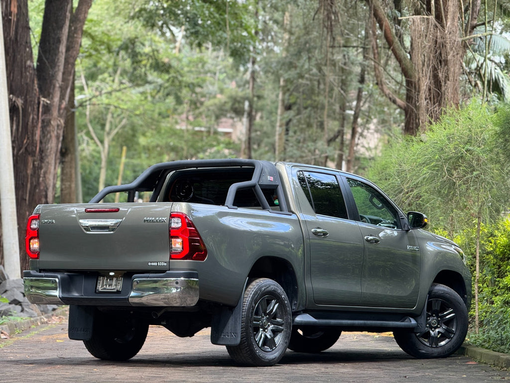 2021 TOYOTA HILUX