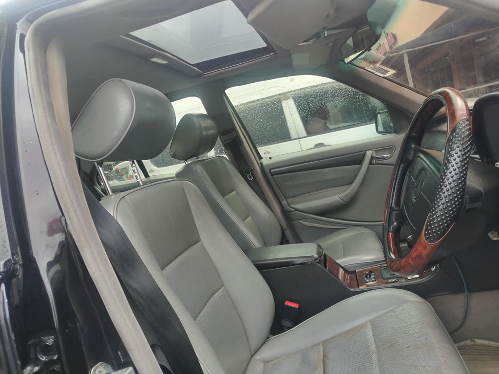 W202 2000 MERCEDES C200 SUNROOF