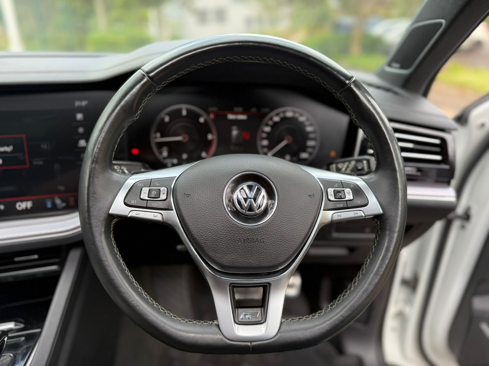 2019 VW TOUAREG R-LINE V6 TDI