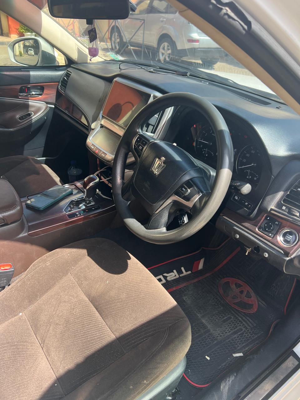 2014 TOYOTA CROWN