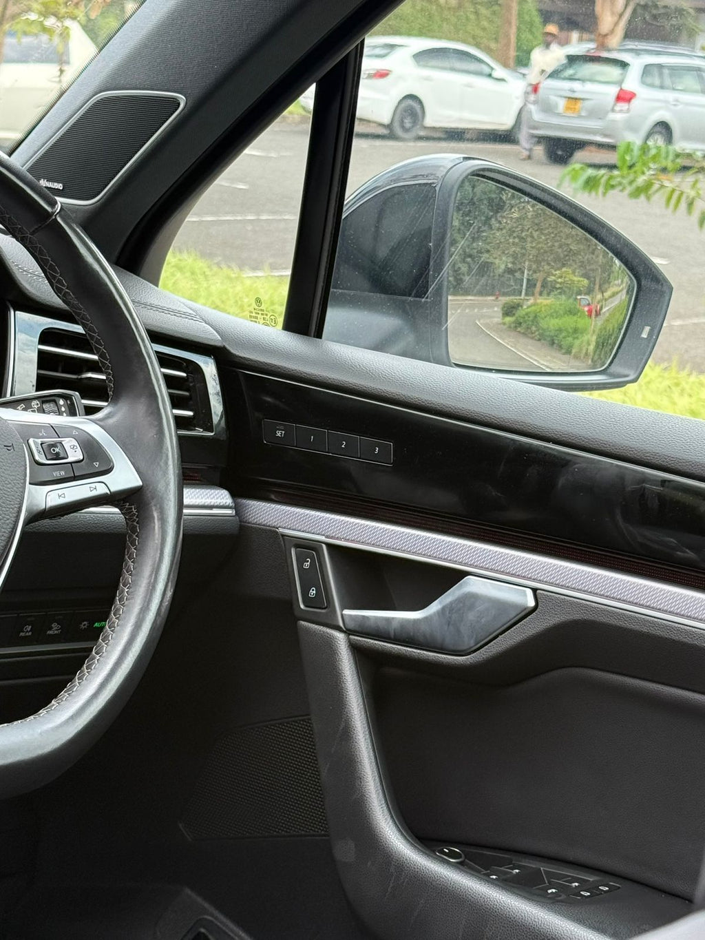 2019 VW TOUAREG R-LINE V6 TDI