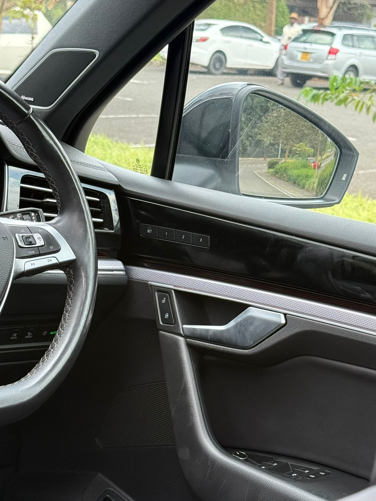 2019 VW TOUAREG R-LINE V6 TDI