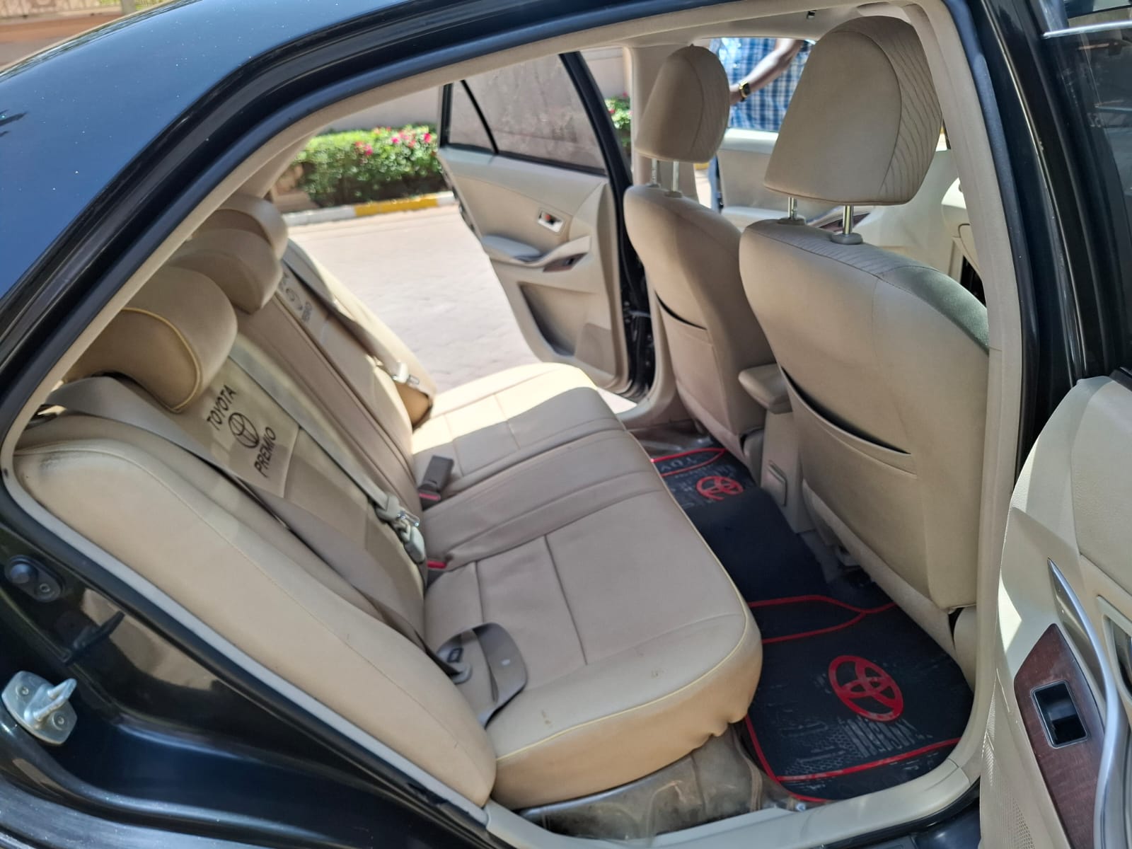 TOYOTA PREMIO T260