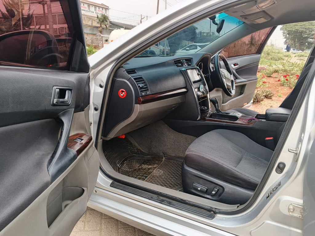 2011 Toyota mark X