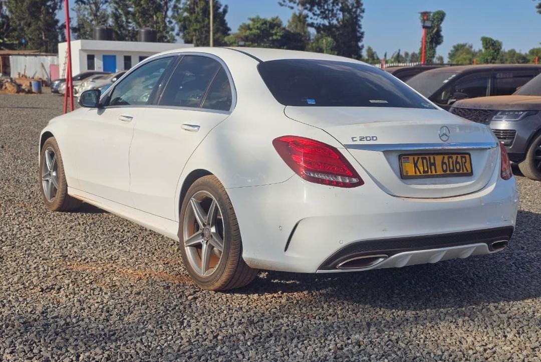 Mercedes-Benz C200