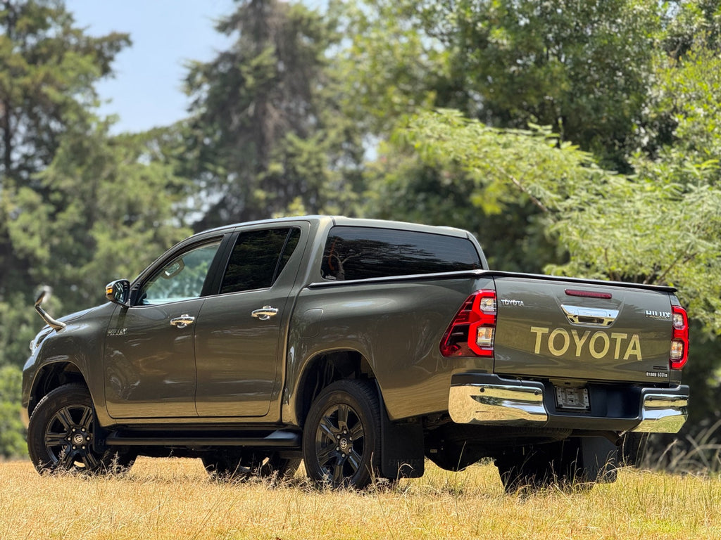 2020 TOYOTA HILUX