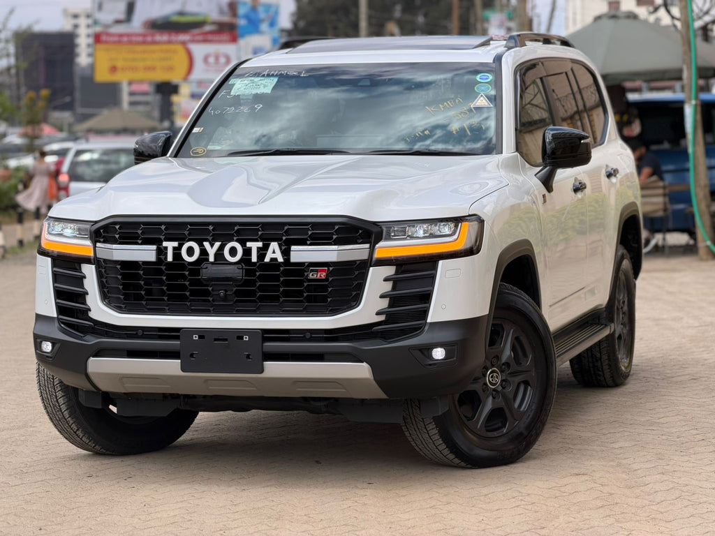 TOYOTA LAND CRUISER LC300 Gr sports