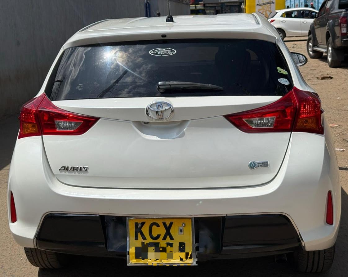 2012 TOYOTA AURIS