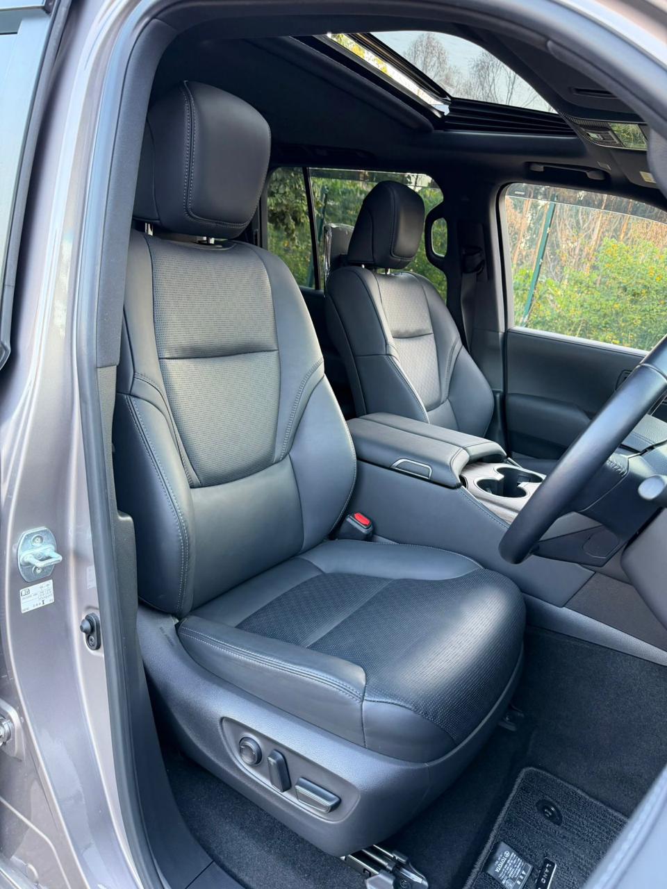 𝟐𝟎𝟐2 𝗧𝗢𝗬𝗢𝗧𝗔 𝗟𝗔𝗡𝗗 𝗖𝗥𝗨𝗜𝗦𝗘𝗥 𝟯𝟬𝟬 𝗦𝗘𝗥𝗜𝗘𝗦-𝗭𝗫 BRONZ