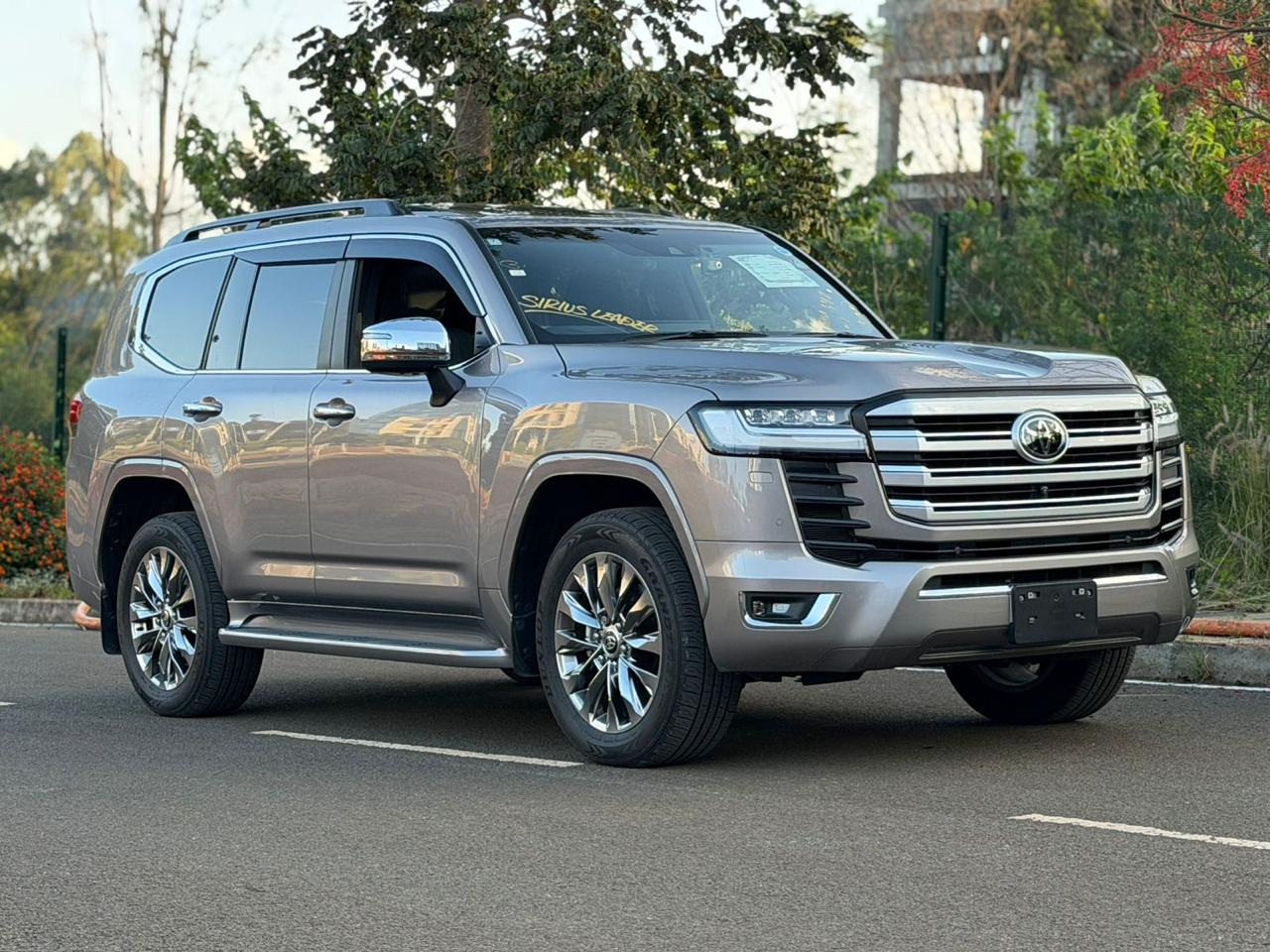 𝟐𝟎𝟐2 𝗧𝗢𝗬𝗢𝗧𝗔 𝗟𝗔𝗡𝗗 𝗖𝗥𝗨𝗜𝗦𝗘𝗥 𝟯𝟬𝟬 𝗦𝗘𝗥𝗜𝗘𝗦-𝗭𝗫 BRONZ