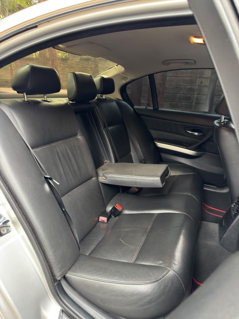 2005 BMW 325i