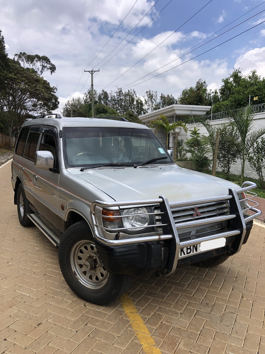 Mitsubishi PAJERO