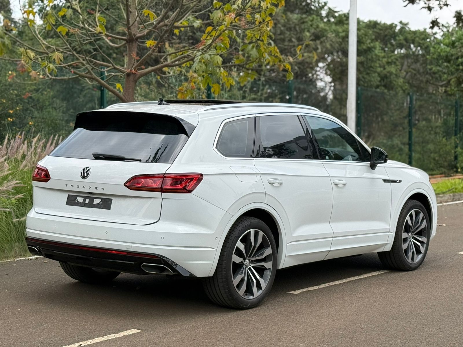 2019 VW TOUAREG R-LINE V6 TDI