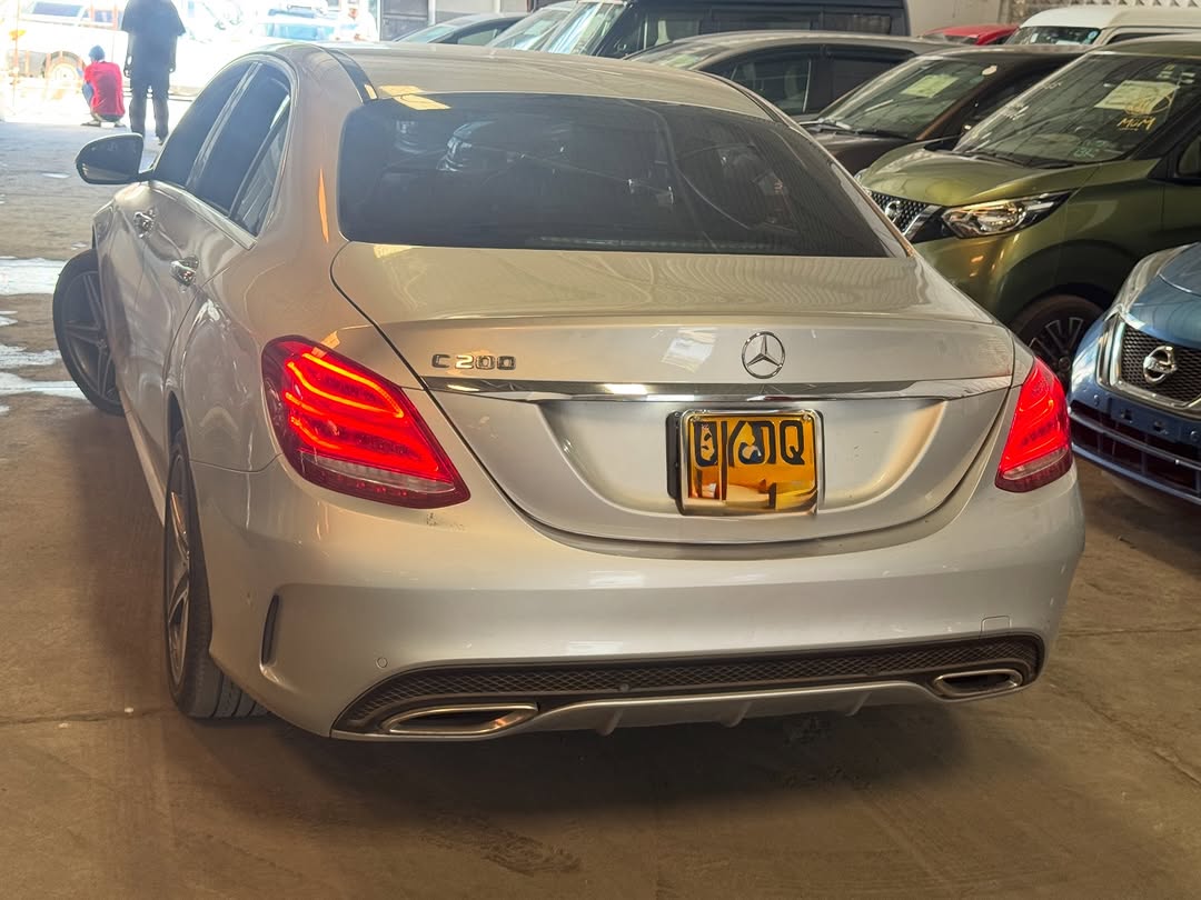 2018 MERCEDES BENZ C200 W205