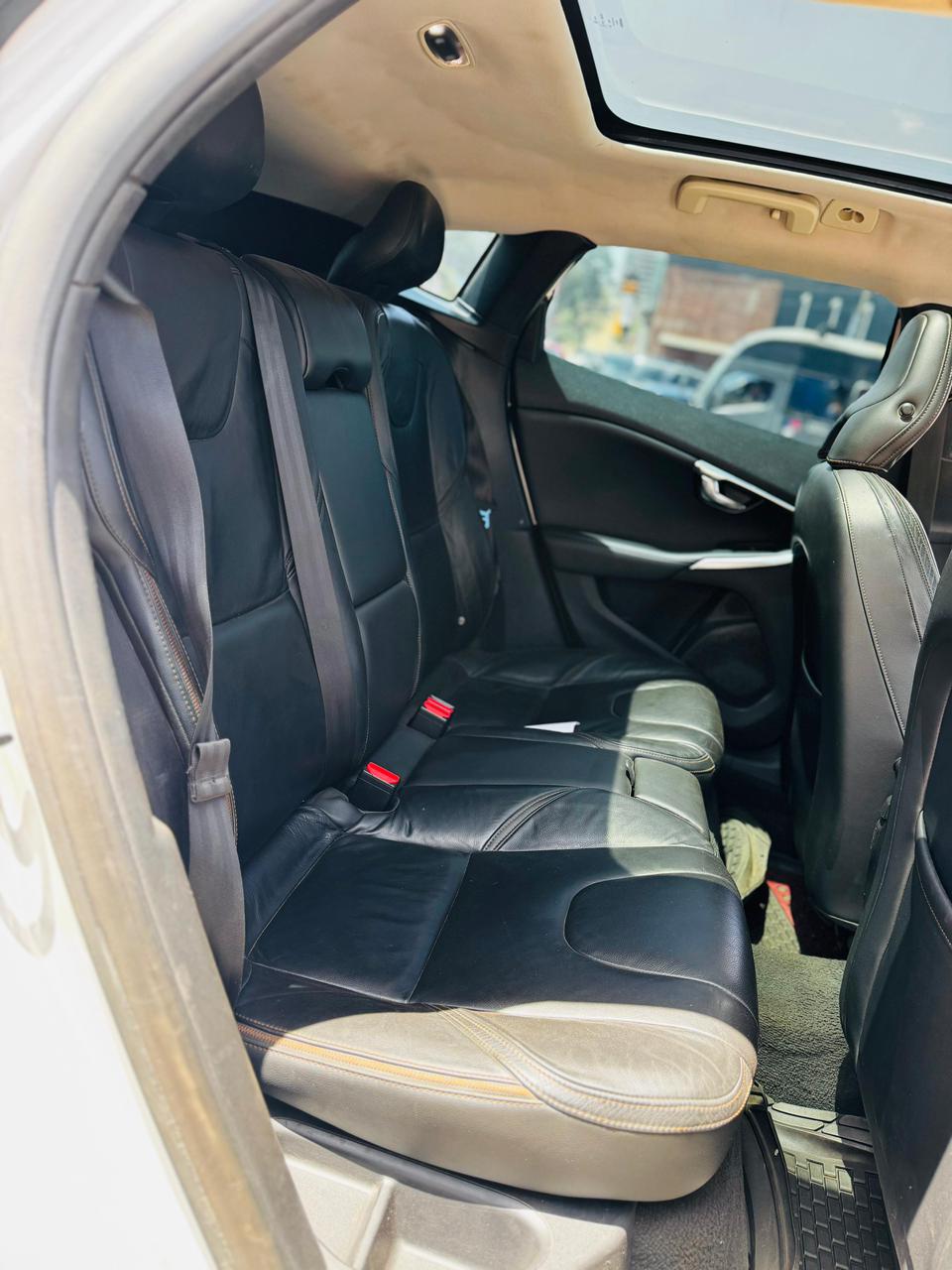 2013 Volvo V40 T4