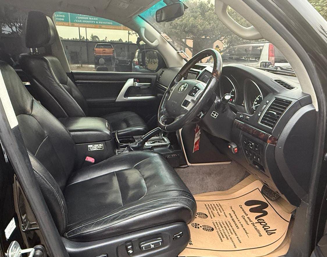 Landcruiser v8 zx