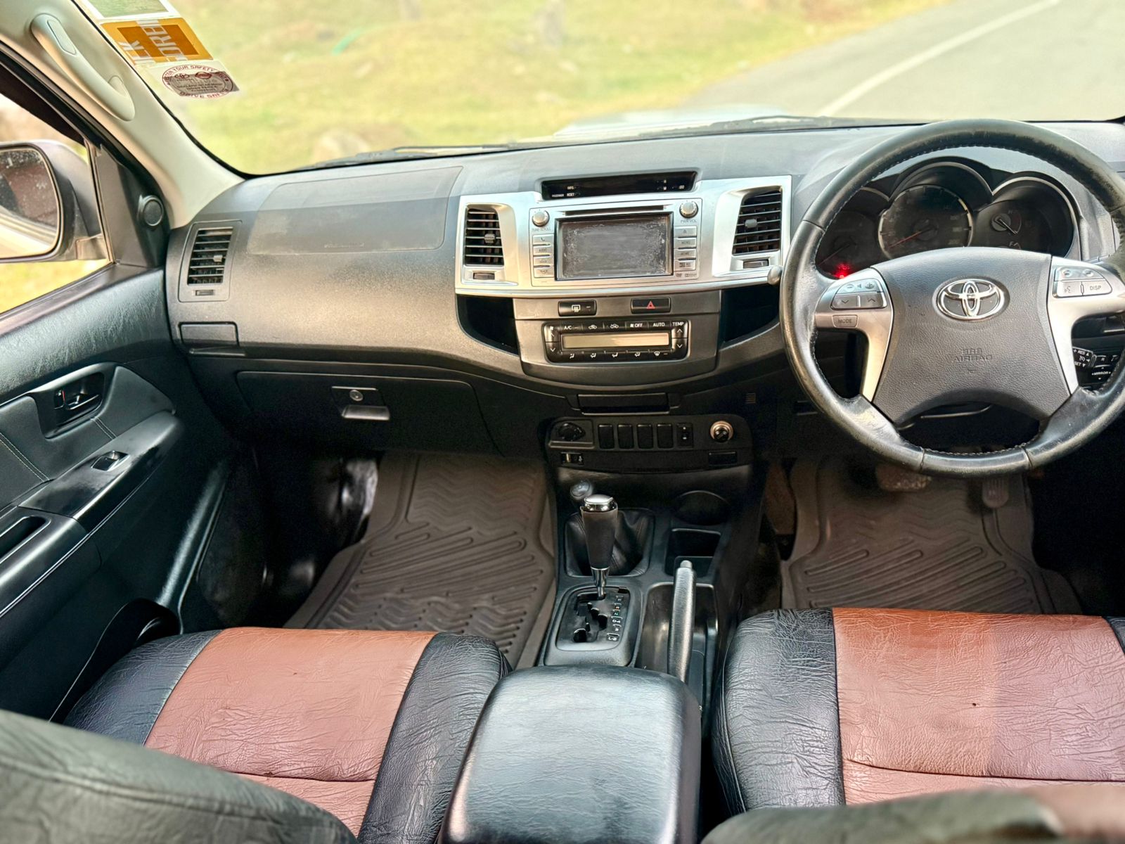 2015 TOYOTA HILUX