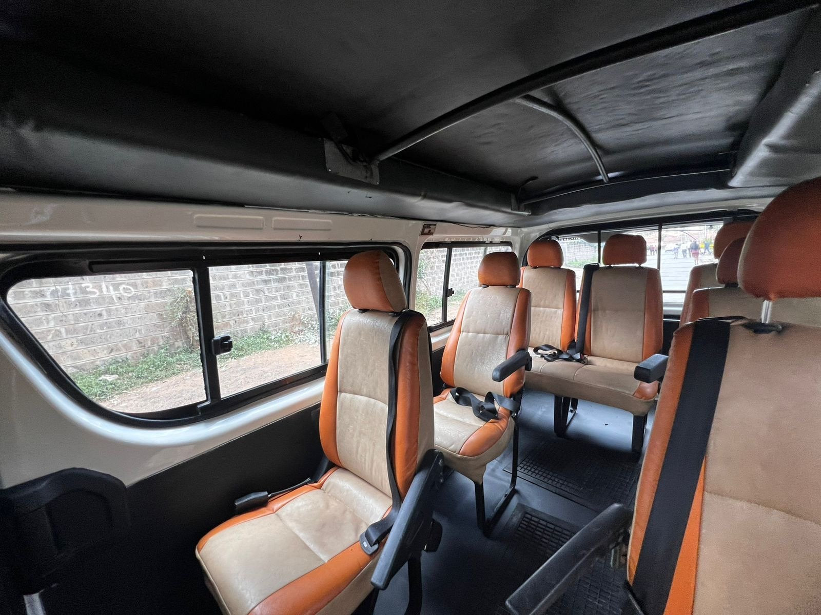 Toyota hiace 7L manual