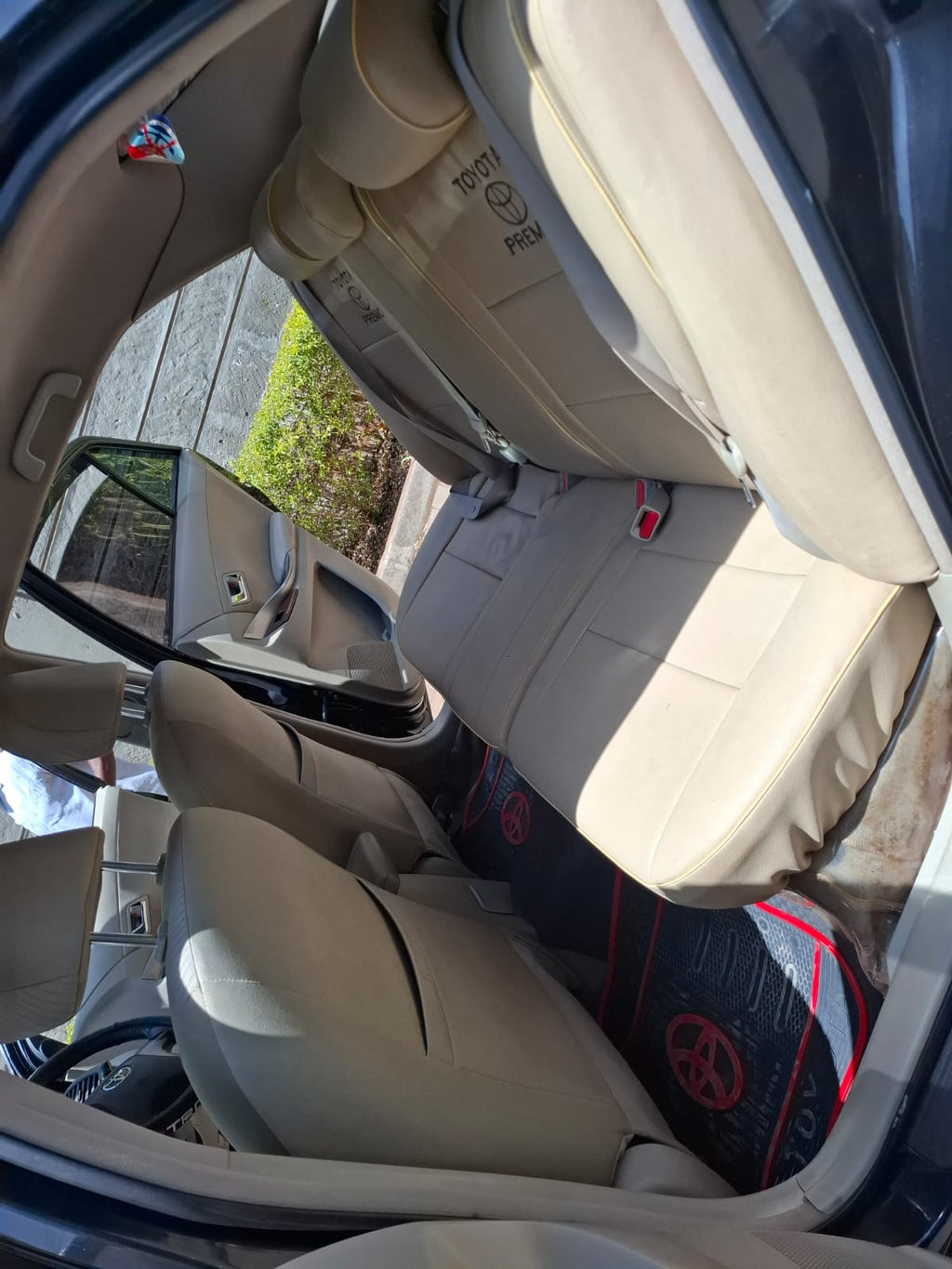 TOYOTA PREMIO T260