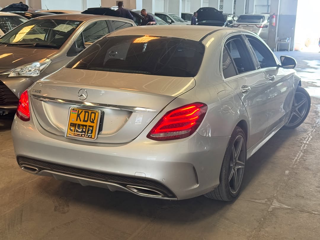 2018 MERCEDES BENZ C200 W205