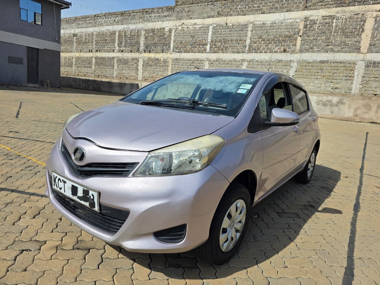 TOYOTA VITZ
