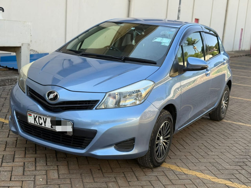 2013 TOYOTA VITZ