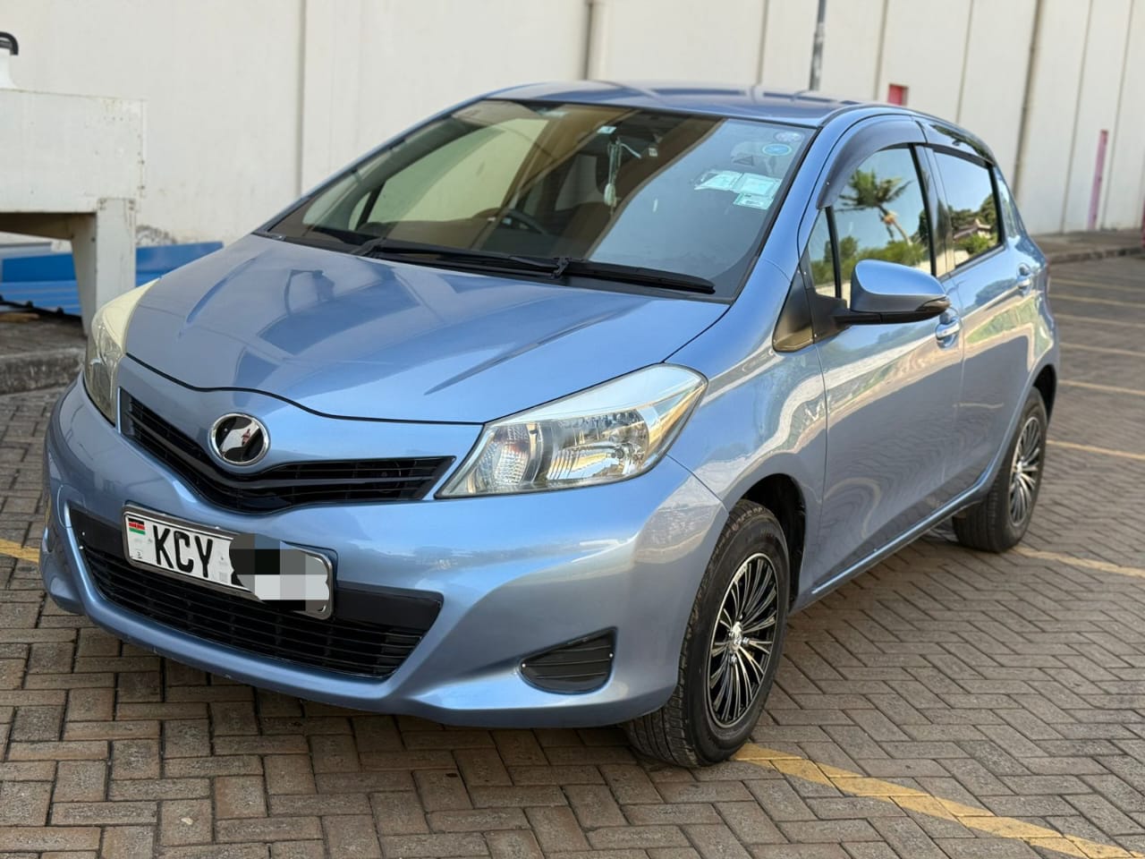 2013 TOYOTA VITZ