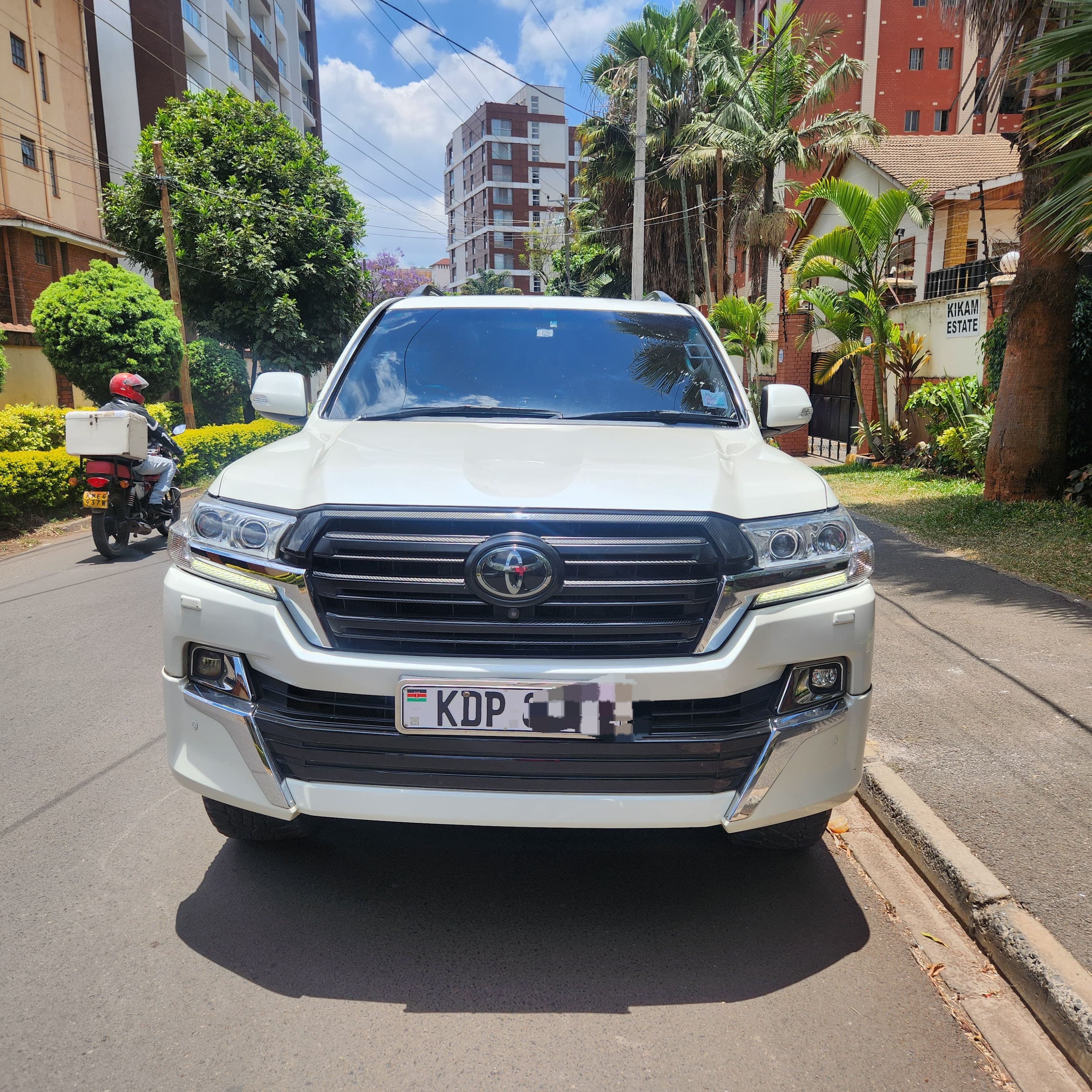 2017 Landcruiser V8 VXR