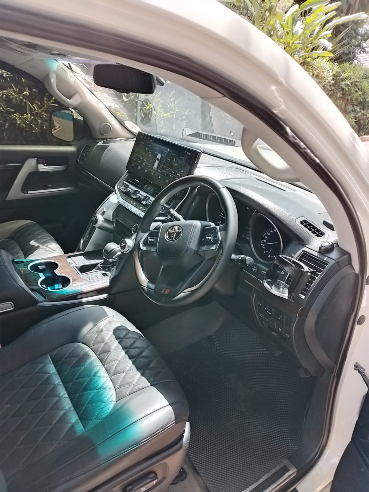 2014 Toyota Land Cruiser V8