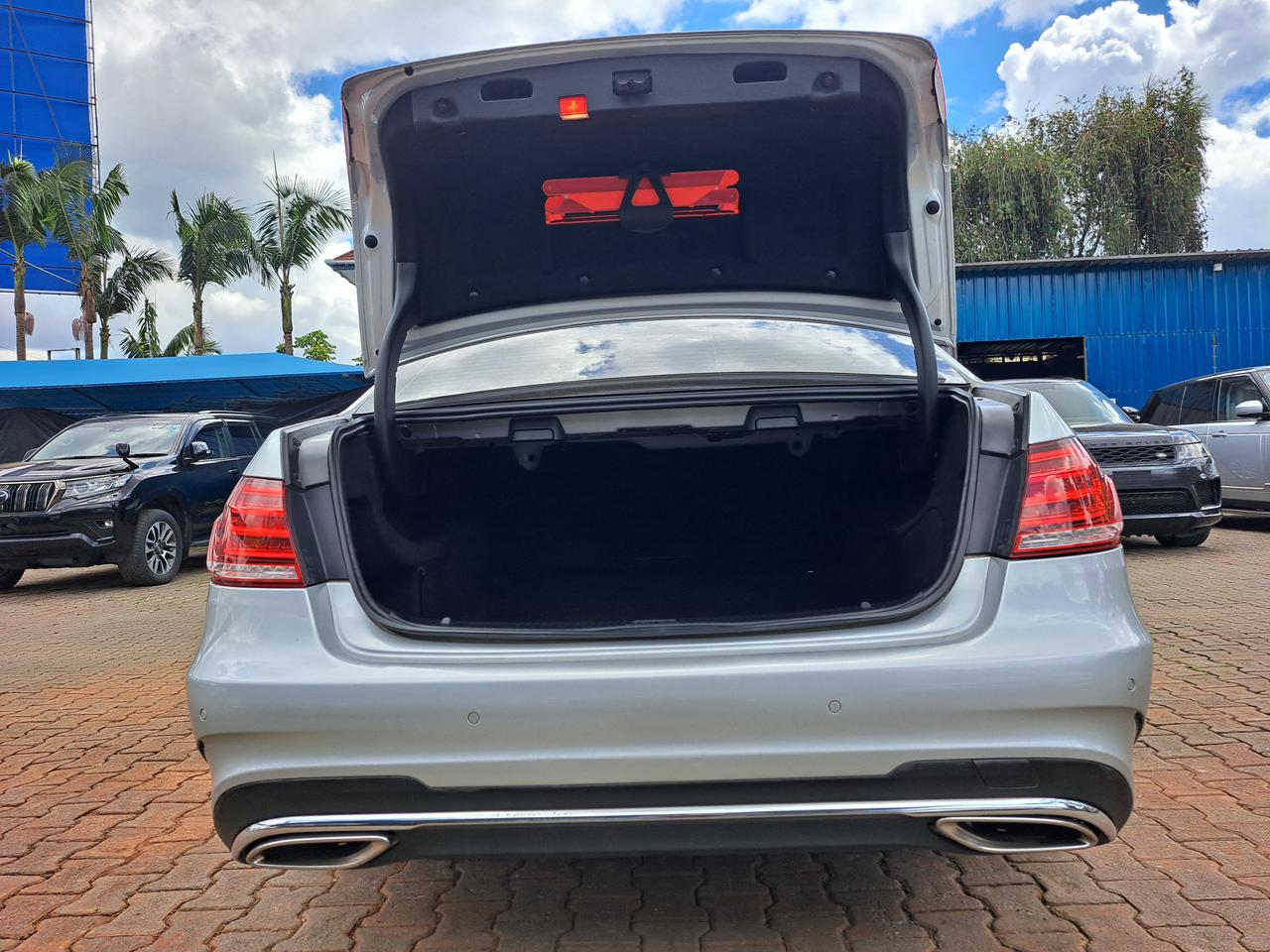 Mercedes Benz E250